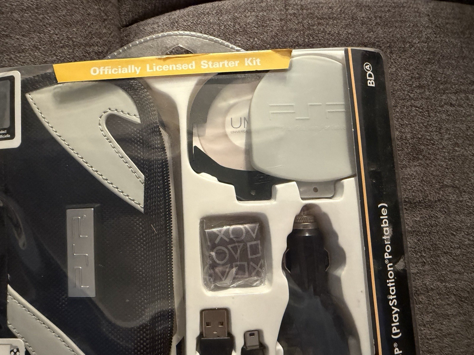 Sony PSP 2000 Accessory Kit Carry Case, Car Charger, Screen Protector, USB Cable