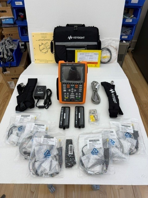 Keysight U1620A 200MHz Oscilloscope Mil OS-307/U  2GSa/s 2-Batteries 6-probes+++