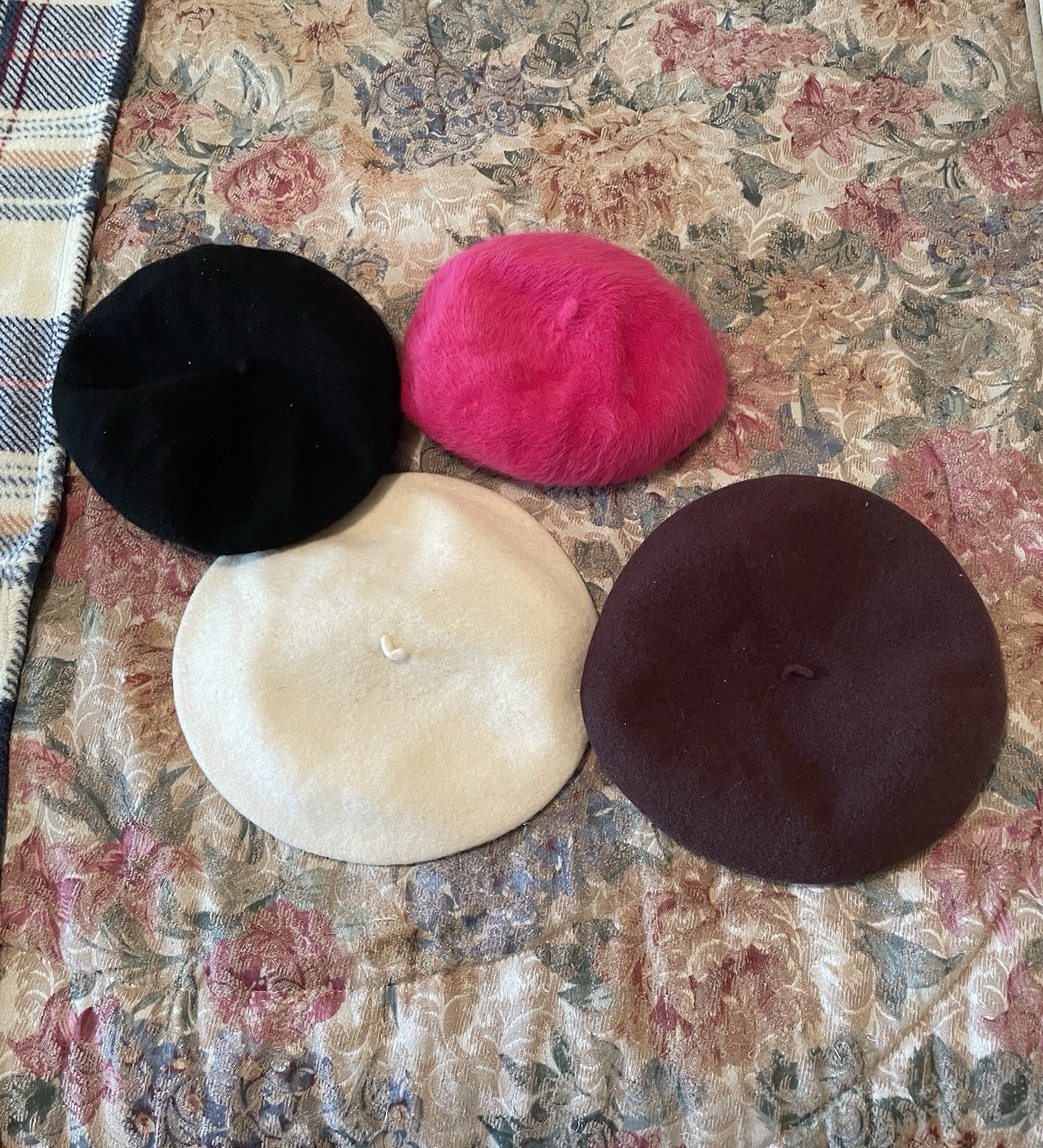 Lot of 4 Berets Caps Hats