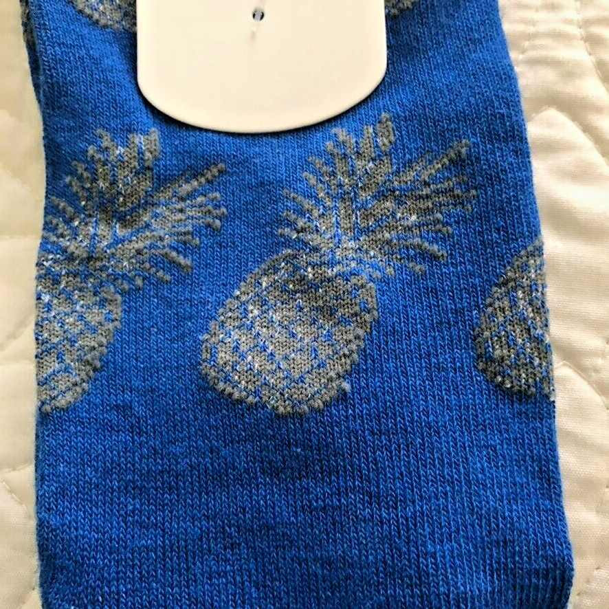 women's Cariloha socks blue with gray pineapples L/XL(8-12) nwts