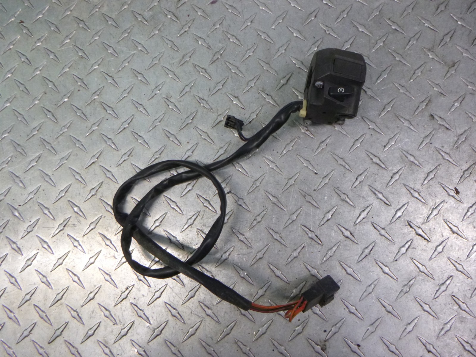 Right Handlebar Handle Bar Control Switch 2001 Suzuki GZ250 GZ 250