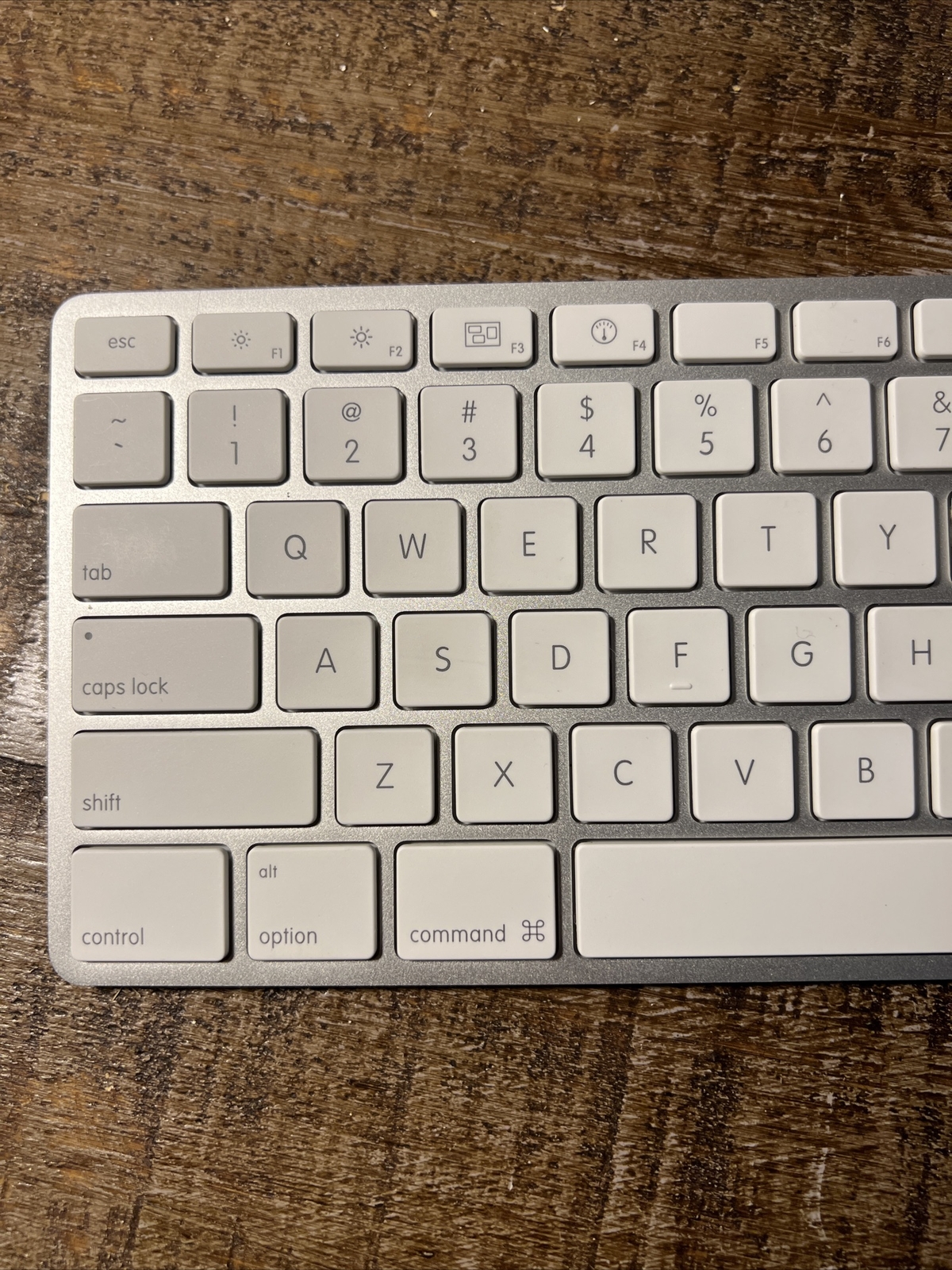 Apple Aluminum USB Wired Keyboard With Numeric Keypad A1243 Tested To Work