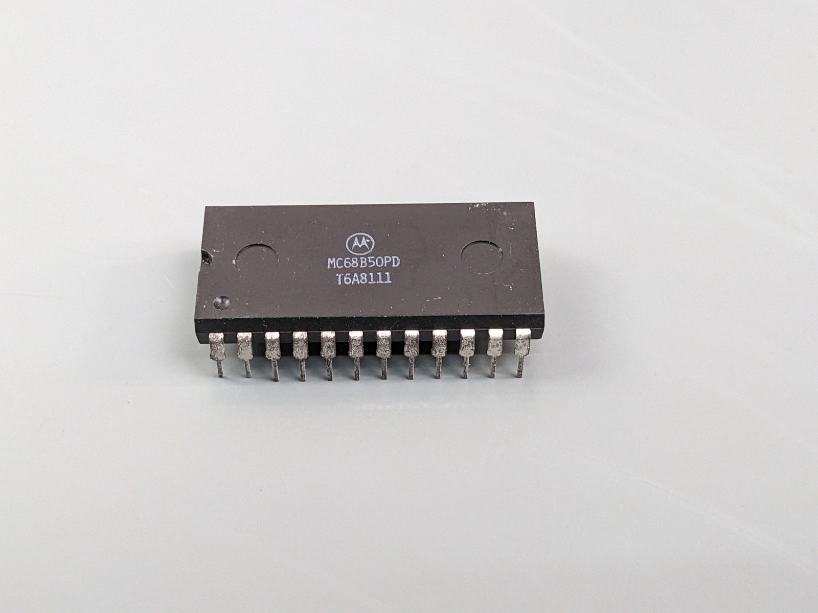 Motorola MC68B50PD Serial Asynchronous Comm Interface IC for MC6800 Family