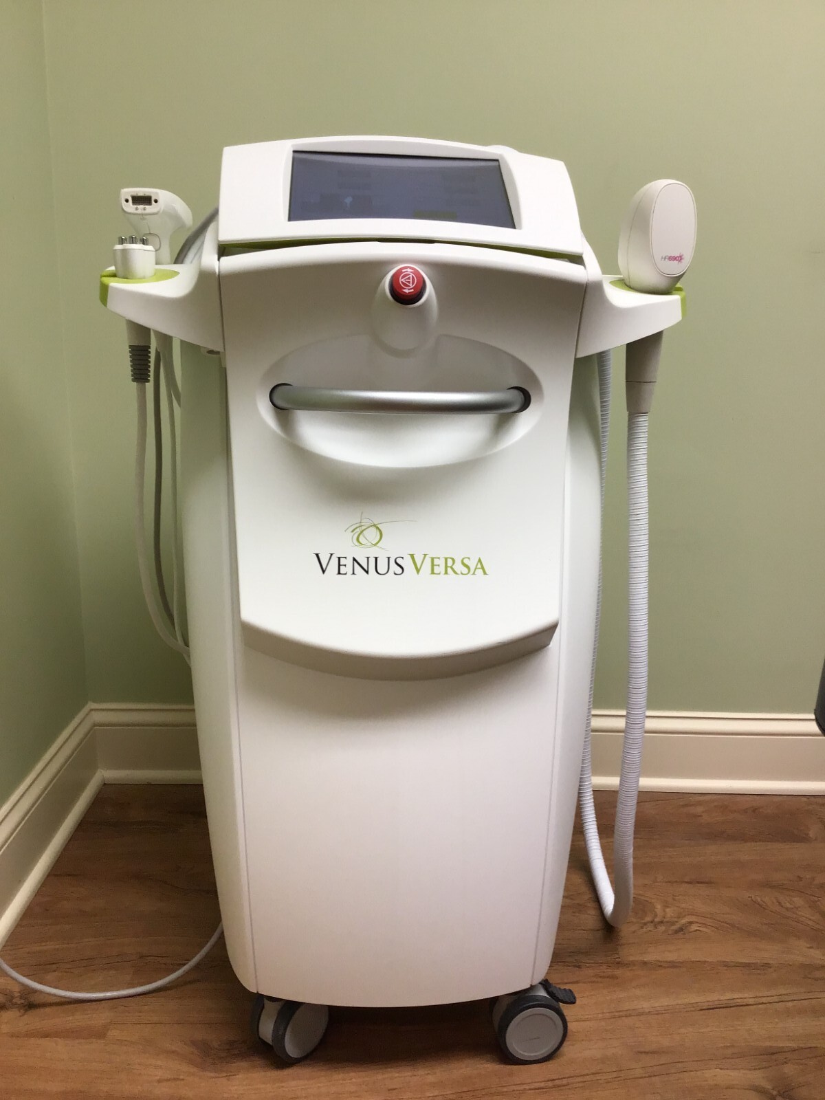 Venus Concepts Venus Versa ~ Fully operational ~ Single owner~ W/ 5 handpieces ~