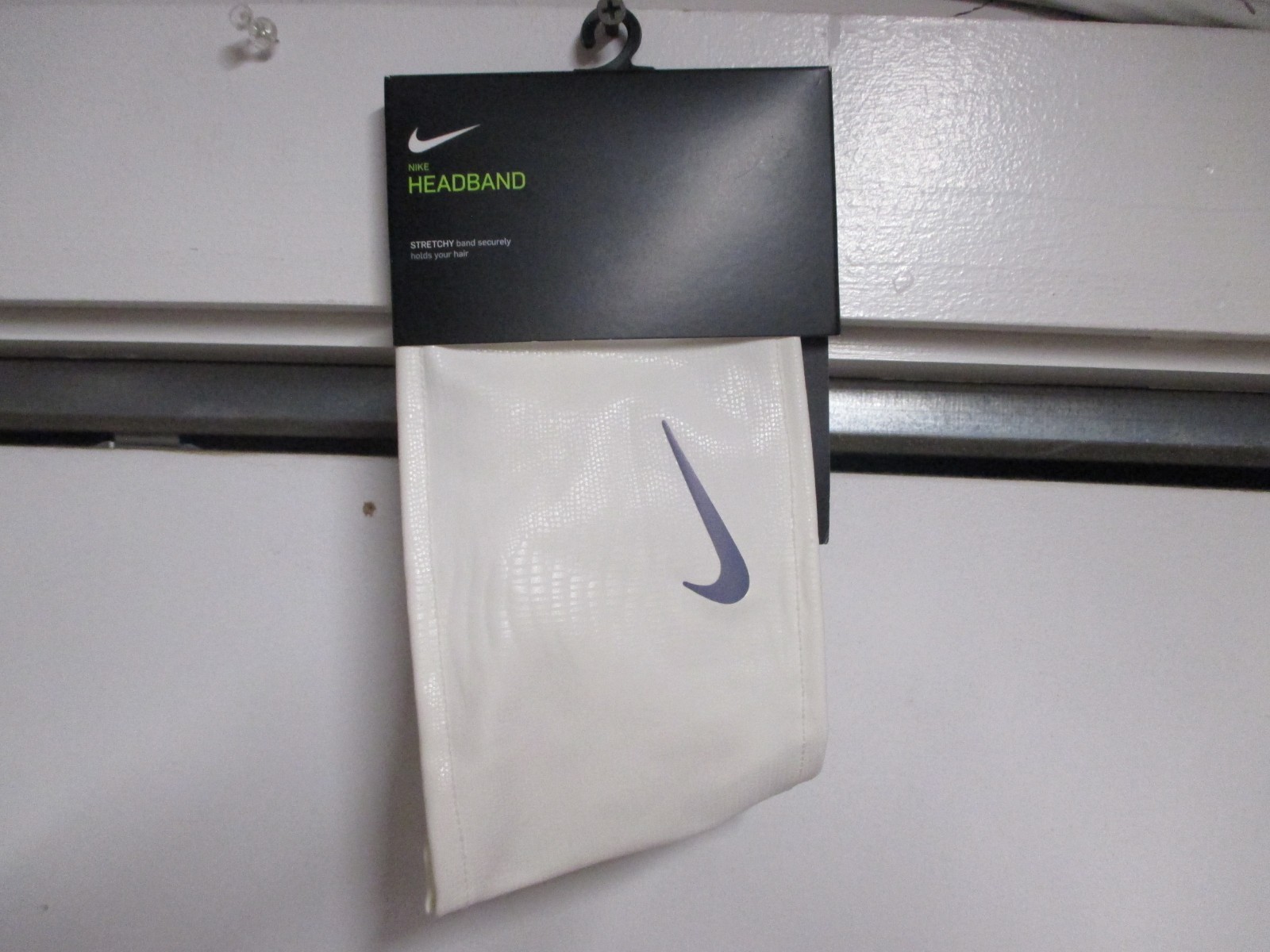 NIKE DRY (WOMENS ADULT) WHITE PLEATHER WIDE HEADBAND (4.5 WIDE) NWT STRETCHY