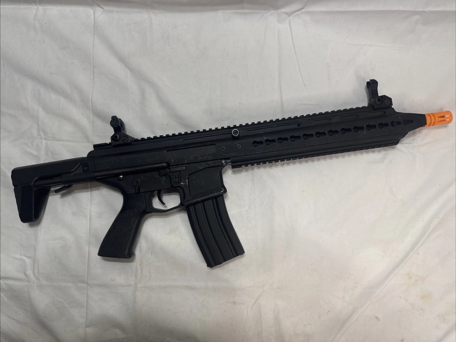 All Metal Airsoft Gun Tested Working. Battery Not Included