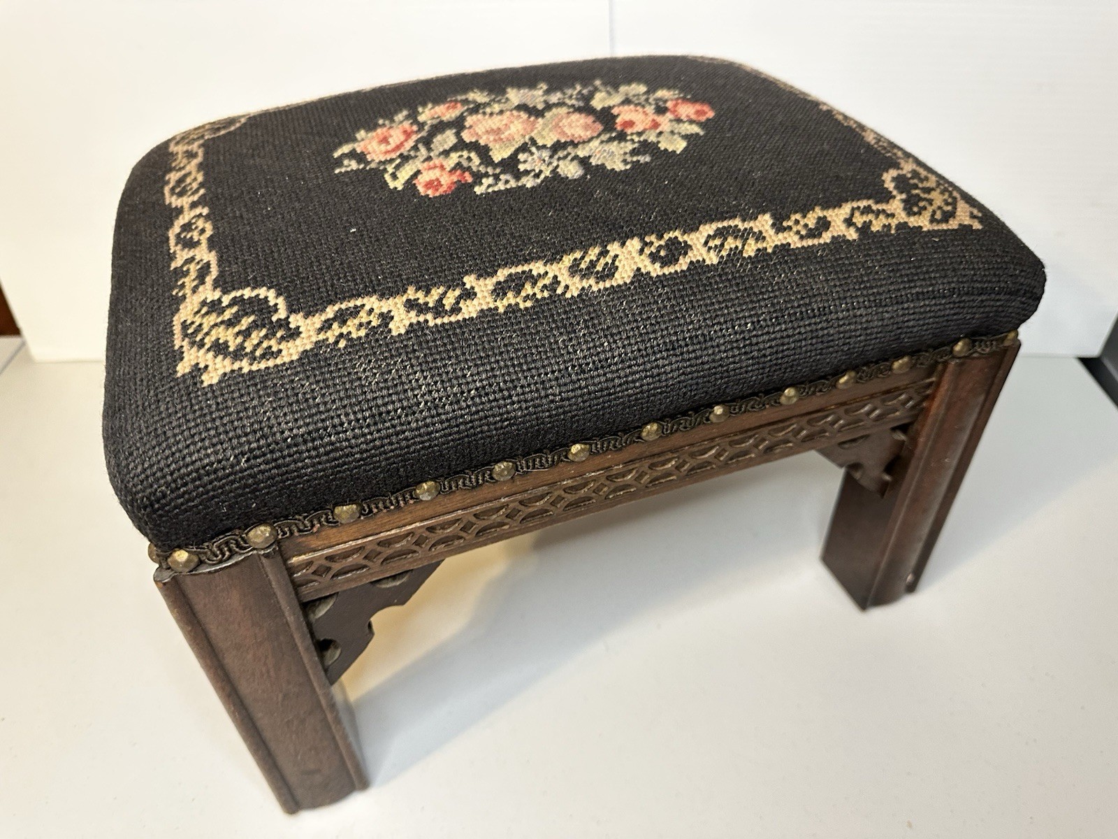 @ Beautiful Antique Needlepoint Floral Design Wooden Carved Footstool