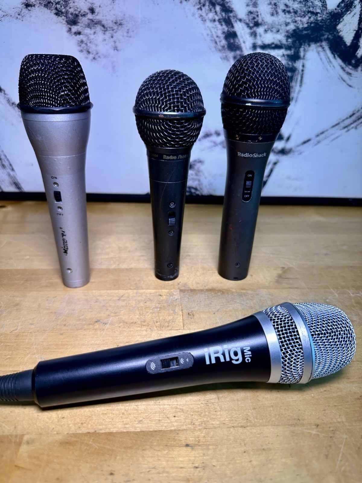 4 Microphones Radio Shack, Memorex, iRig Mic