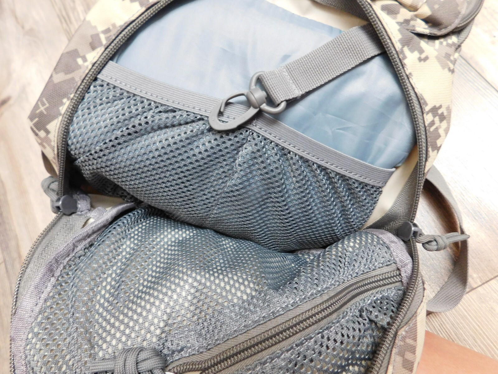 3L 100 oz CAMO HYDRATION CARRIER ( NO BLADDER) NEW