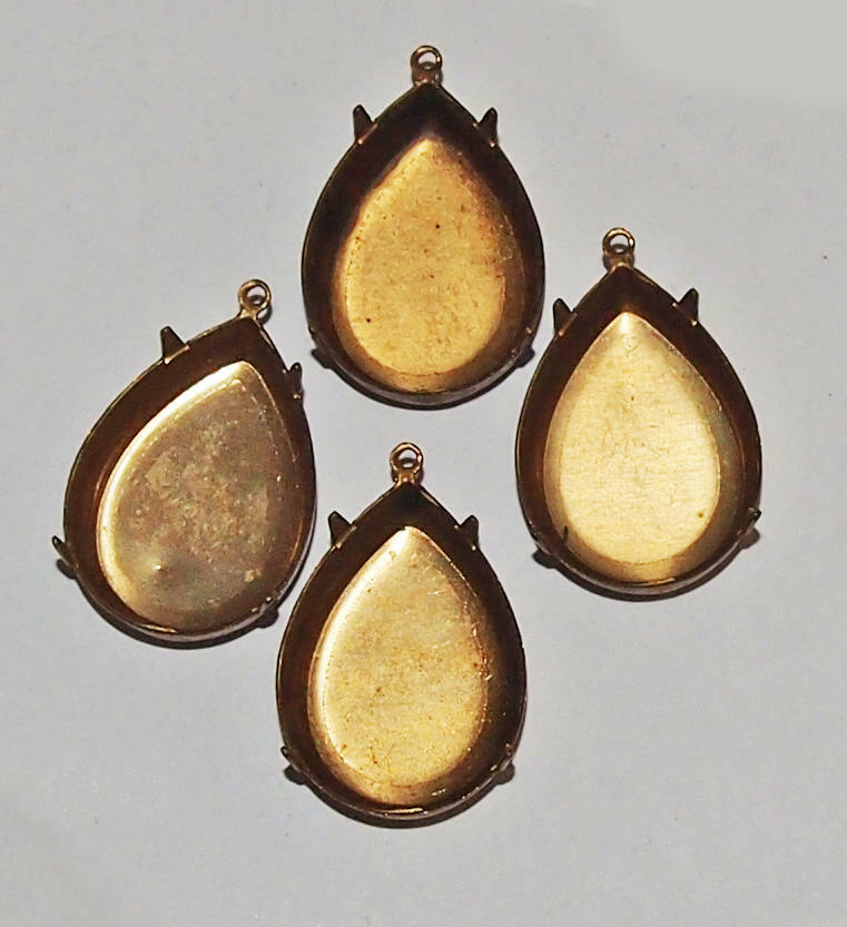 4 Brass Pear shape Settings 4 prong w/ loops vintage 25mm x 18mm