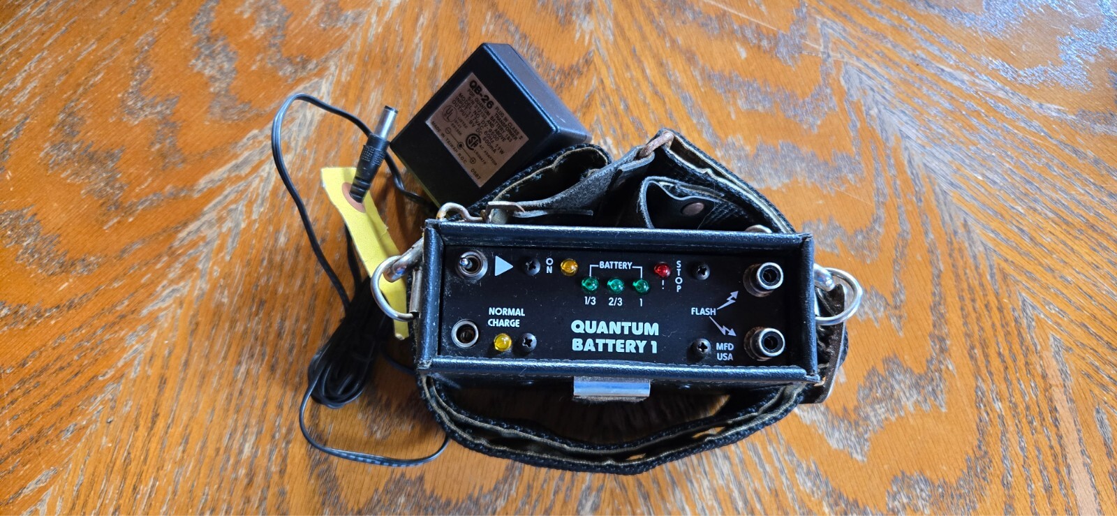 Vintage Quantum Battery 1 w/Case, Charger UNTESTED