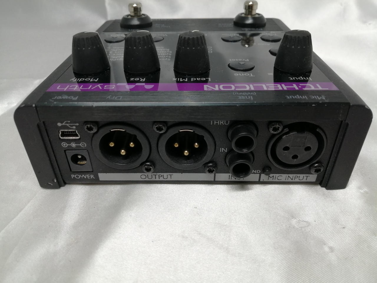 TC-HELICON VOICETONE SYNTH Vocal Effects Processor Vocoder Autotune Stompbox