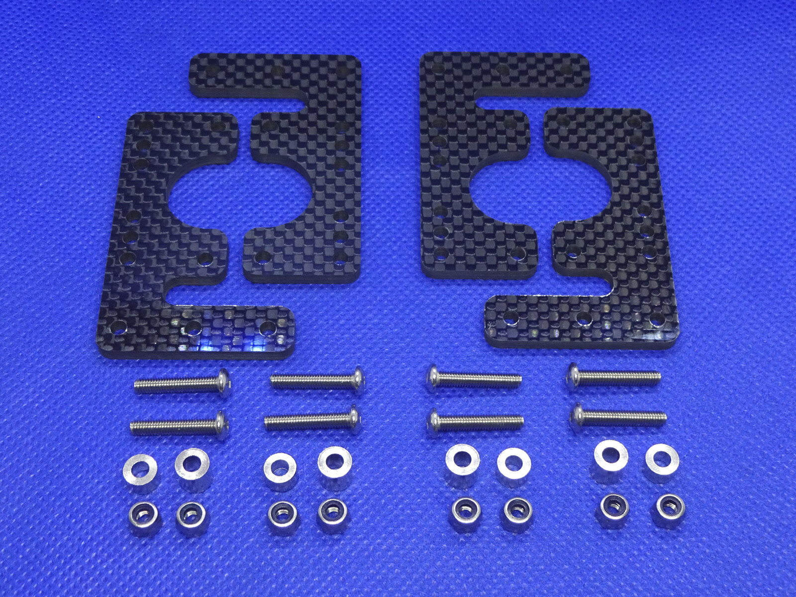 UKMonsters Carbon Lower 4 Link Mounts (Double shocks) for Tamiya Clodbuster