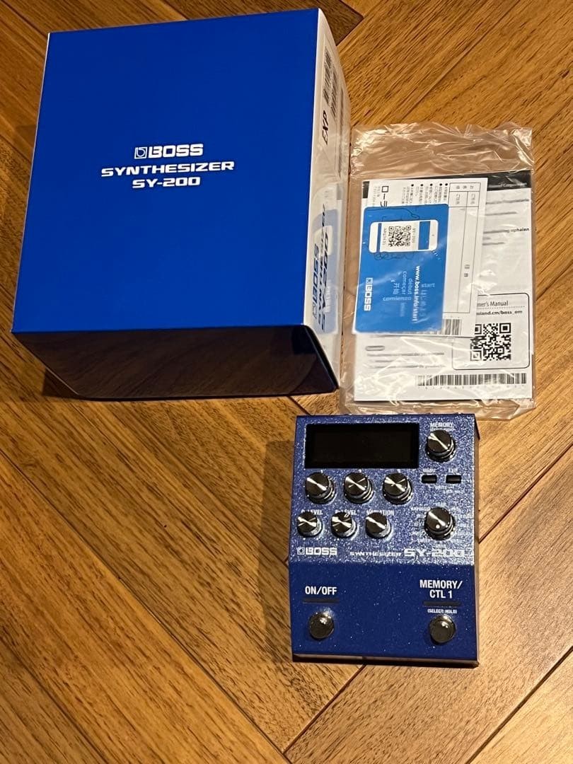Near mint Boss SY-200 Synthesizer Guitar Effects Pedal w/box