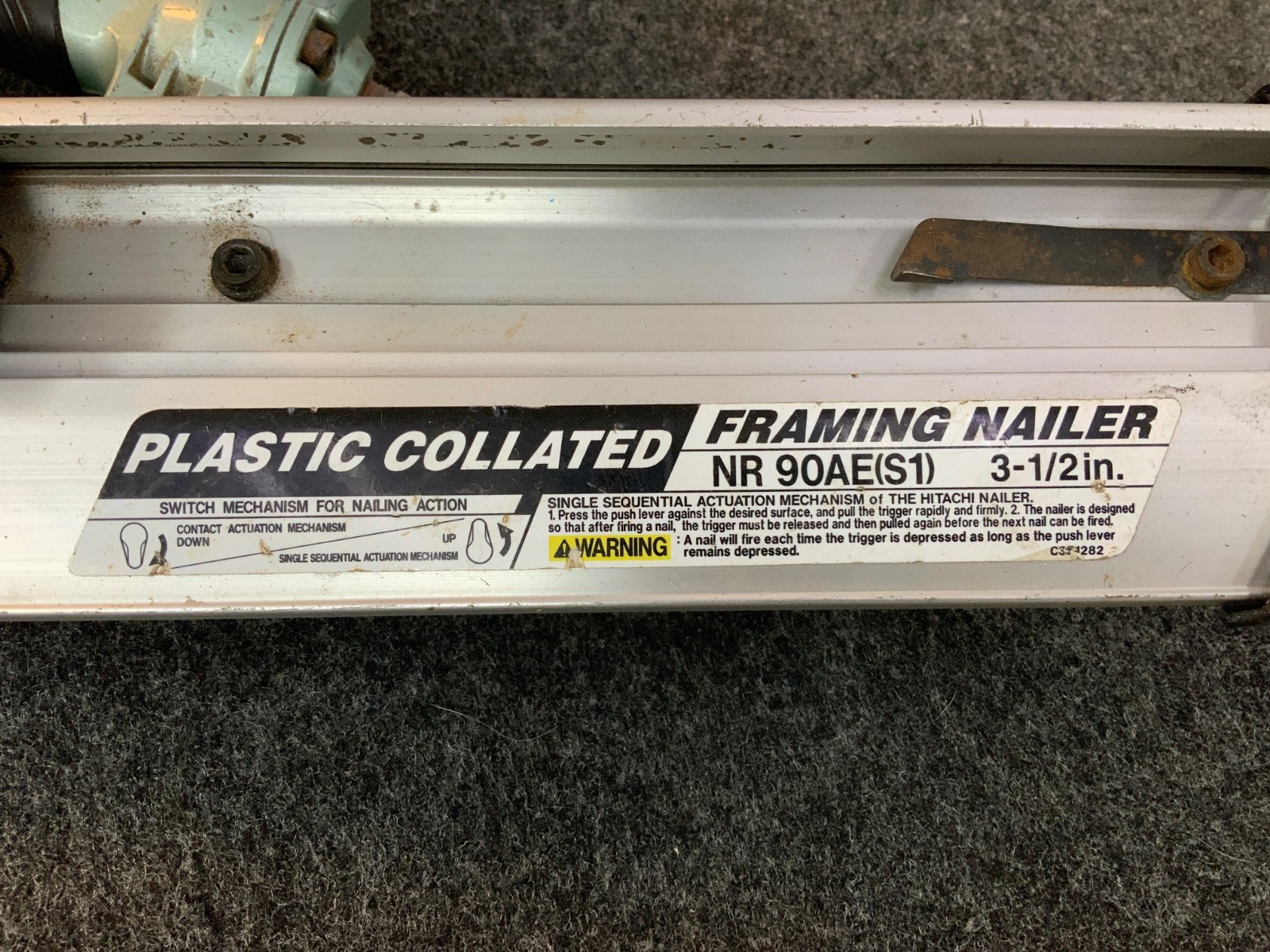 Hitachi NR90AE2 3-1/2" Pneumatic Strip Nailer