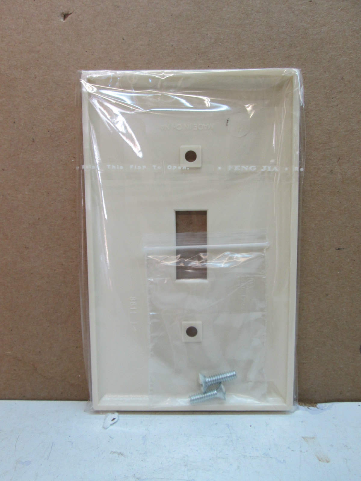 (25-Pack) Single one 1-Gang Toggle Light Switch Cover Wall Plate - Light Almond