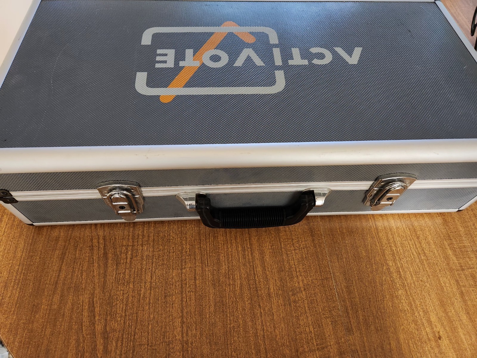 Set of 32 Promethean ACTIVote Student Response Modules Model: PRM-AV2-01 CASE