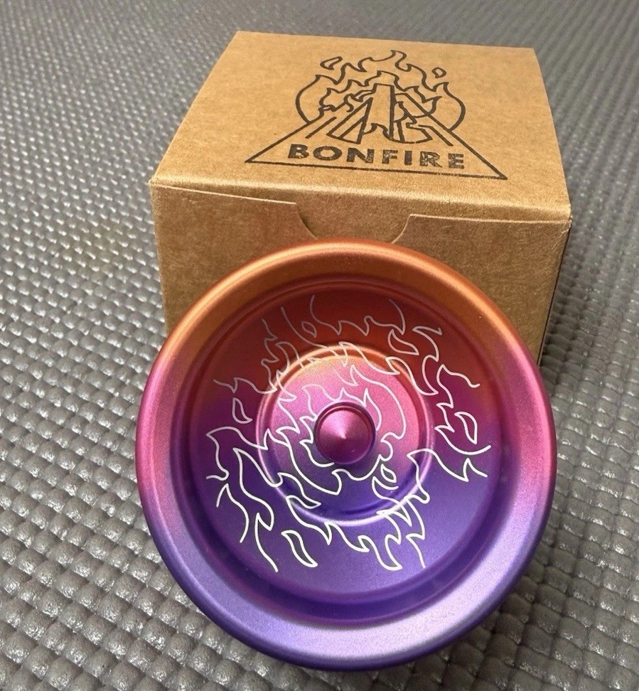 CLYW Bonfire Forever Summer + Original Packaging
