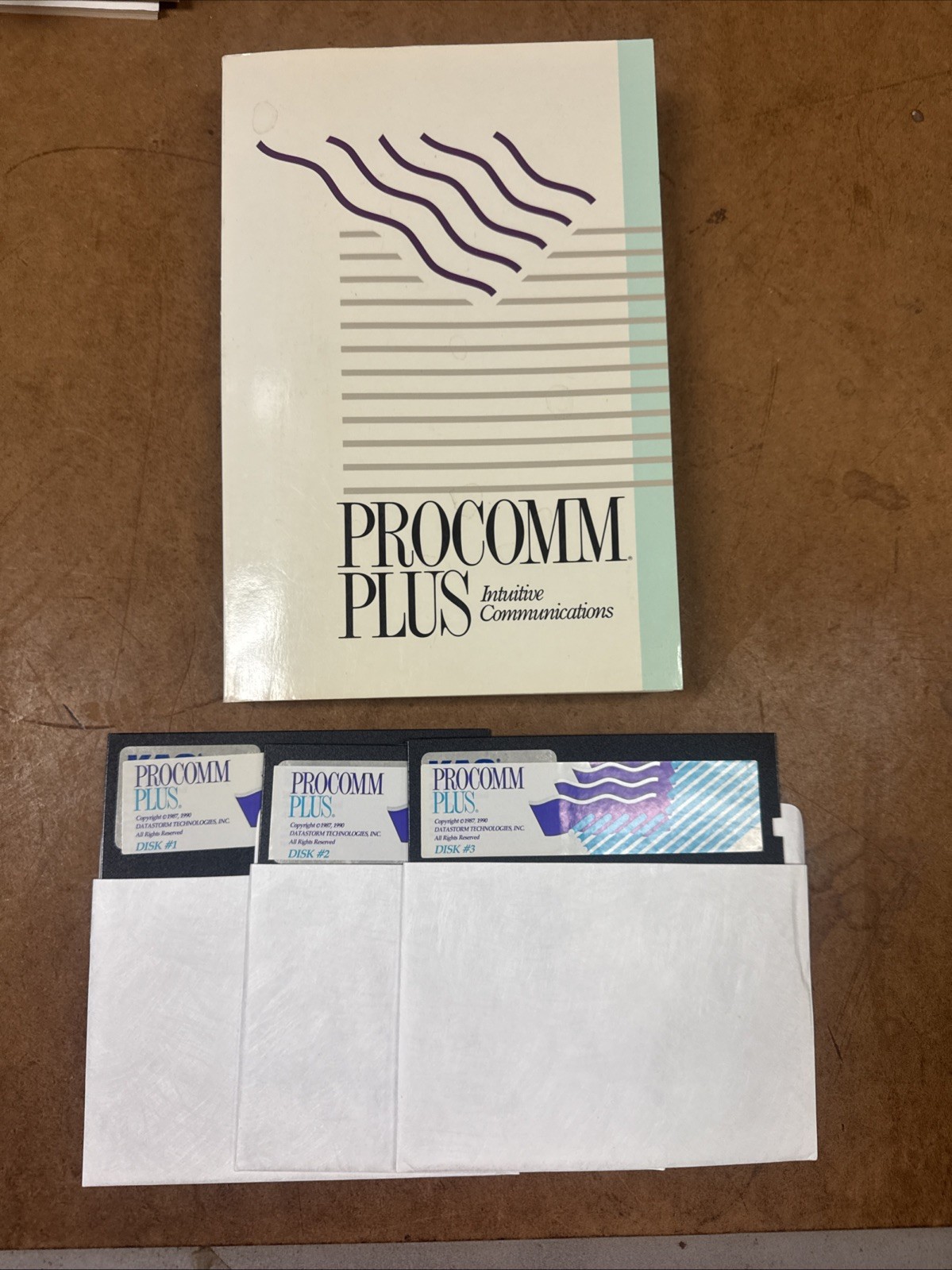 Procomm Plus Intuitive Communications Data Storm Classic, Complete