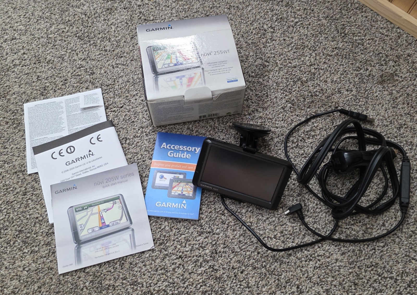 Bundle Garmin Nuvi 255WT Automotive Mountable Vehicle GPS  4.3" Screen