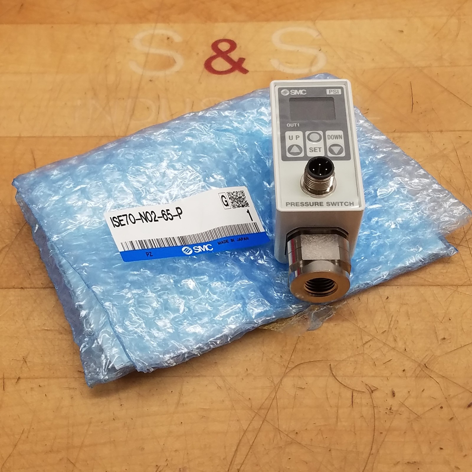 SMC ISE70-N02-65-P, ISE 70/75 1/4" Version Pressure Switch, 12-24VDC, 55mA Max