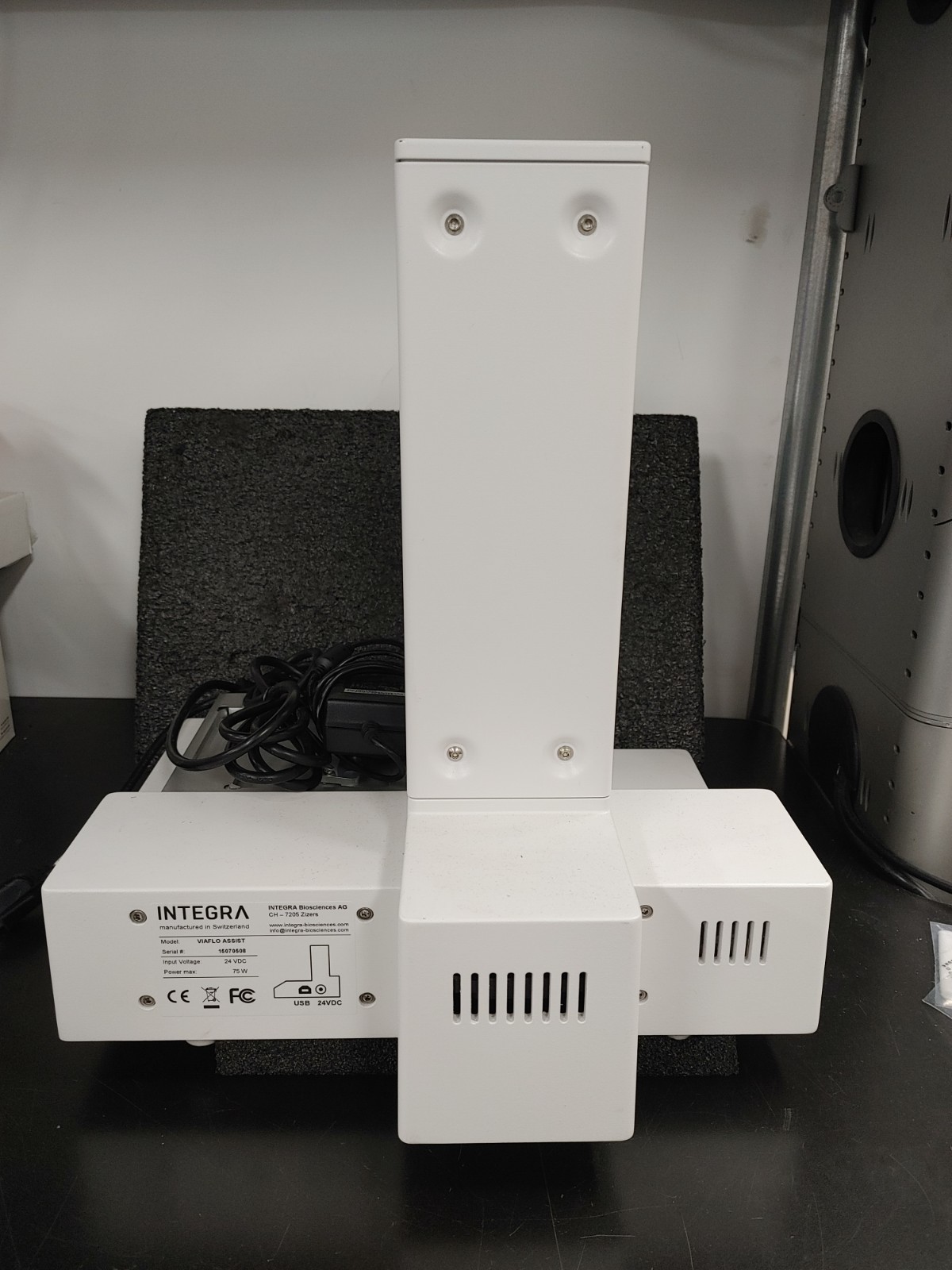 INTEGRA VIAFLO ASSIST Automating Multichannel Pipette