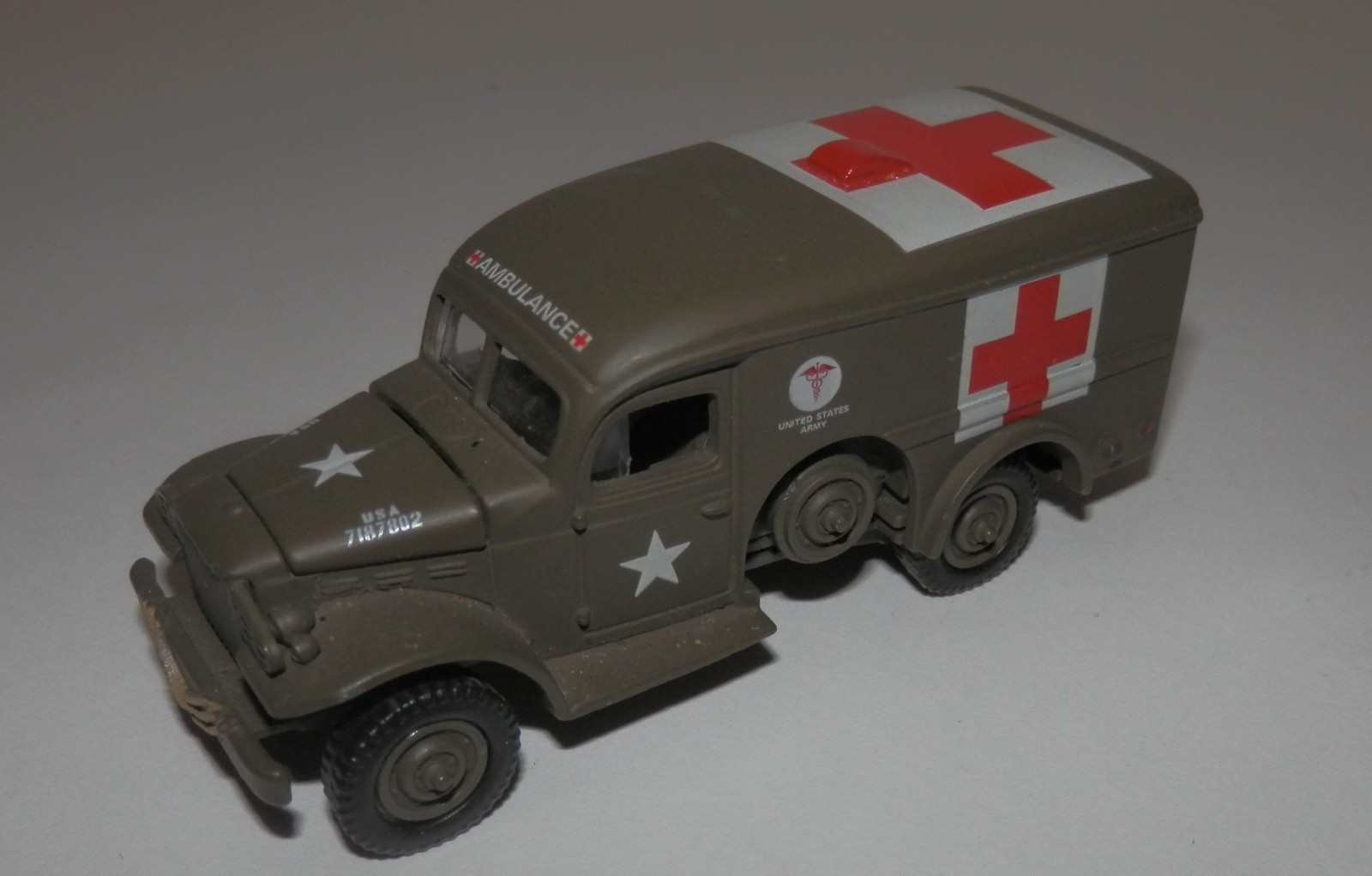 Johnny Lightning Playing Mantis 1:64 WWII US Military Ambulance