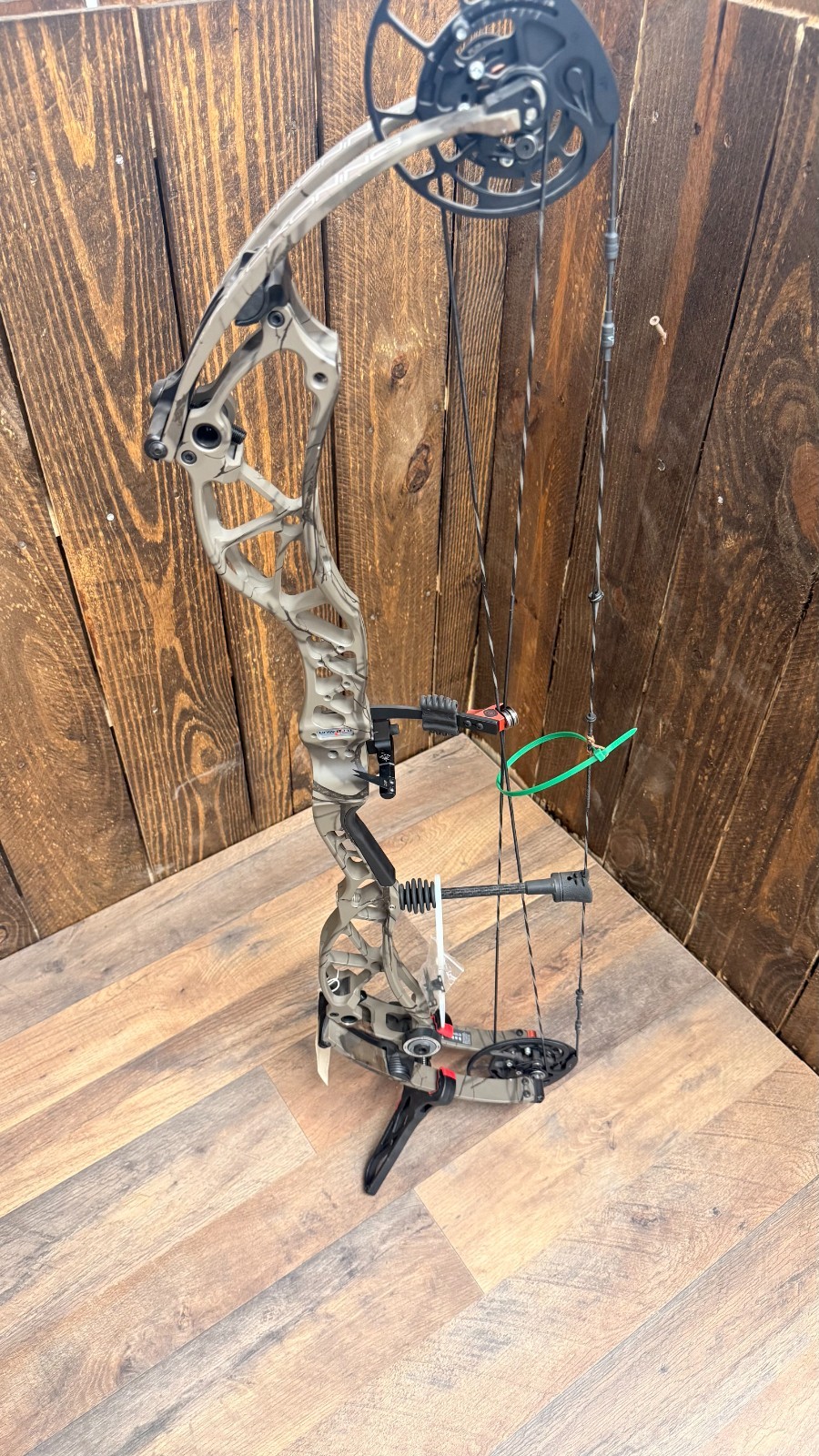 *PACKAGE* - Bowtech Reckoning 35 Gen 1 - 60# - MO Camo - RH