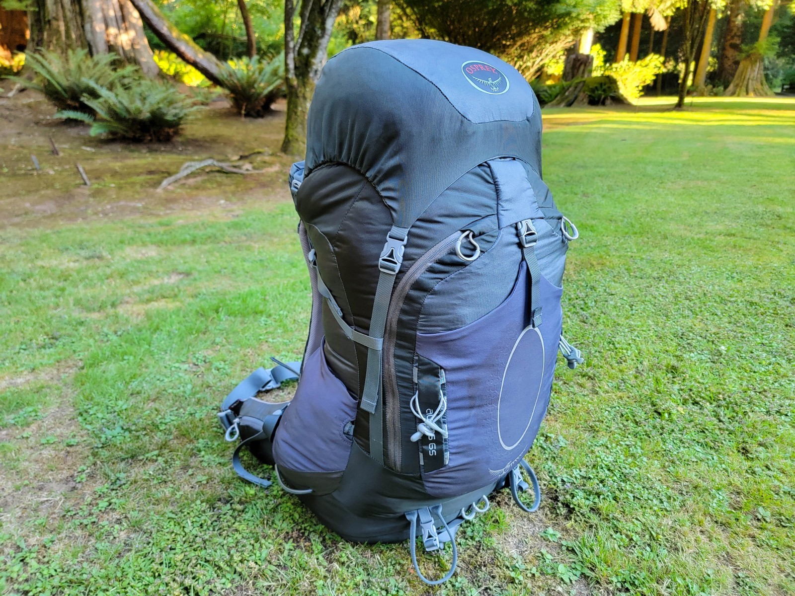 OSPREY Atmos 65 Internal Frame Green Gray Hiking 28" Backpack ~ Size Medium