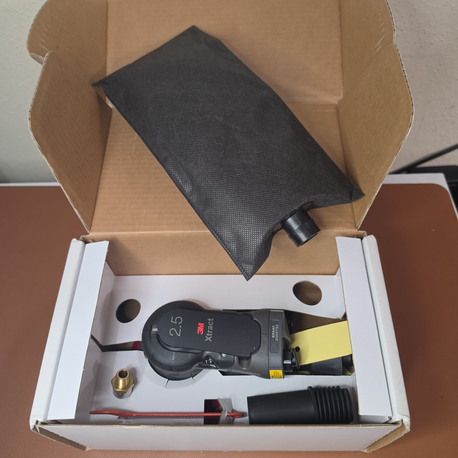 3M 88945 Xtract Pneumatic Random Orbital Sander, 5 in, Self-Generated Vacuum