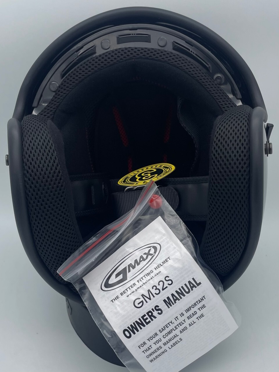 GMAX Gmax32S Black M With Cosmetic Blems.