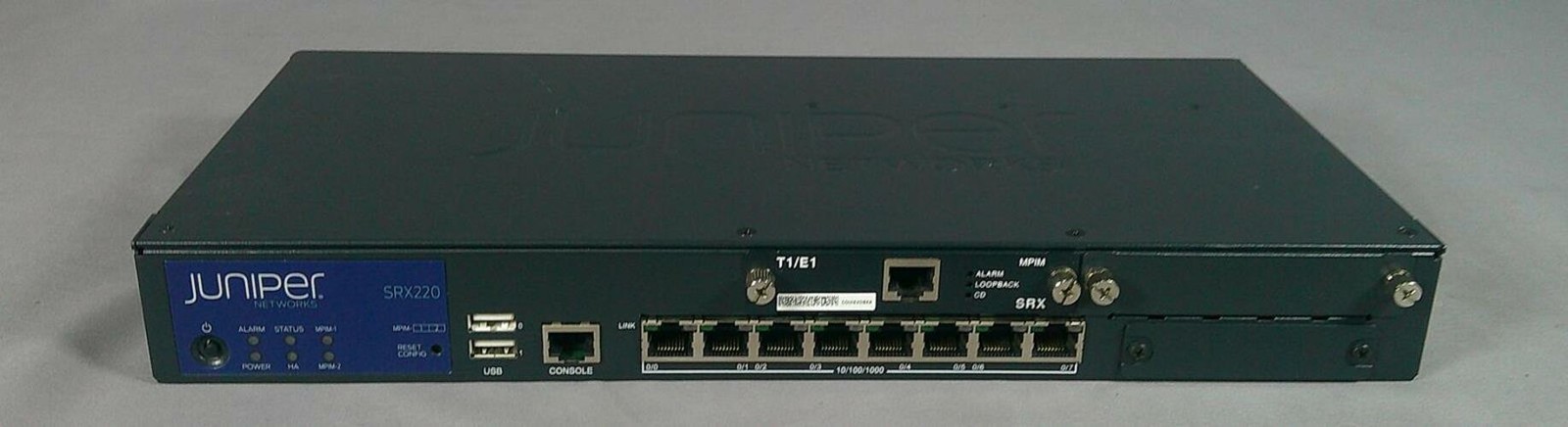 JUNIPER SRX220 Services Gateway Firewall Router Security ***Used Very Good***