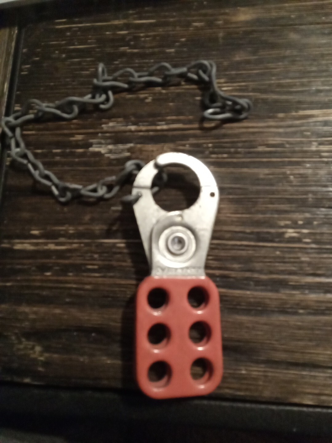 Master Lock Lockout 6 Hole Sissor Clamp W/ Chain