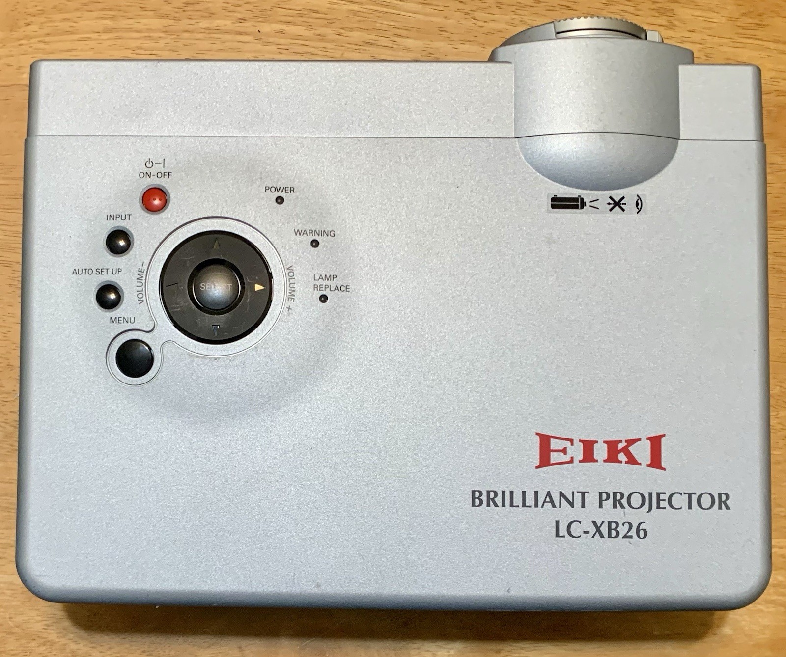 EIKI LC-XB26 BRILLIANT PROJECTOR