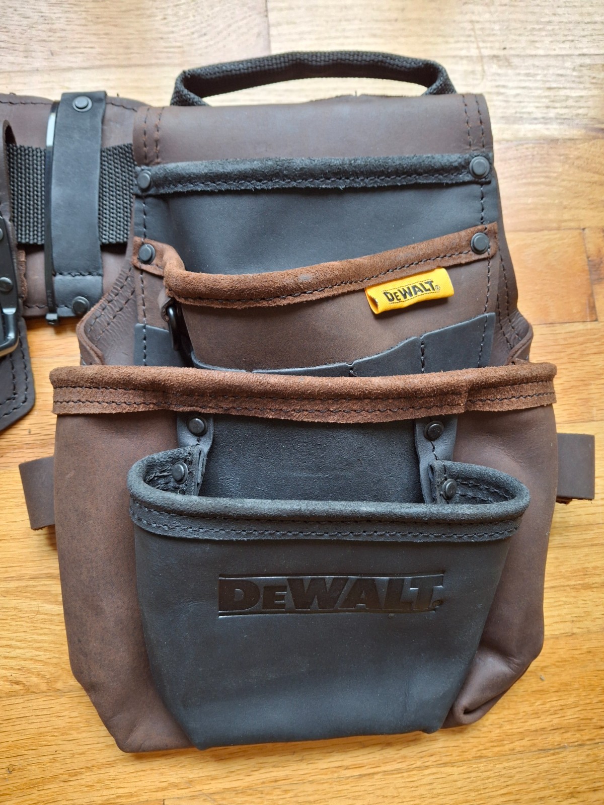 DeWalt DWST550113 Leather Tool Rig - Tool Apron - New