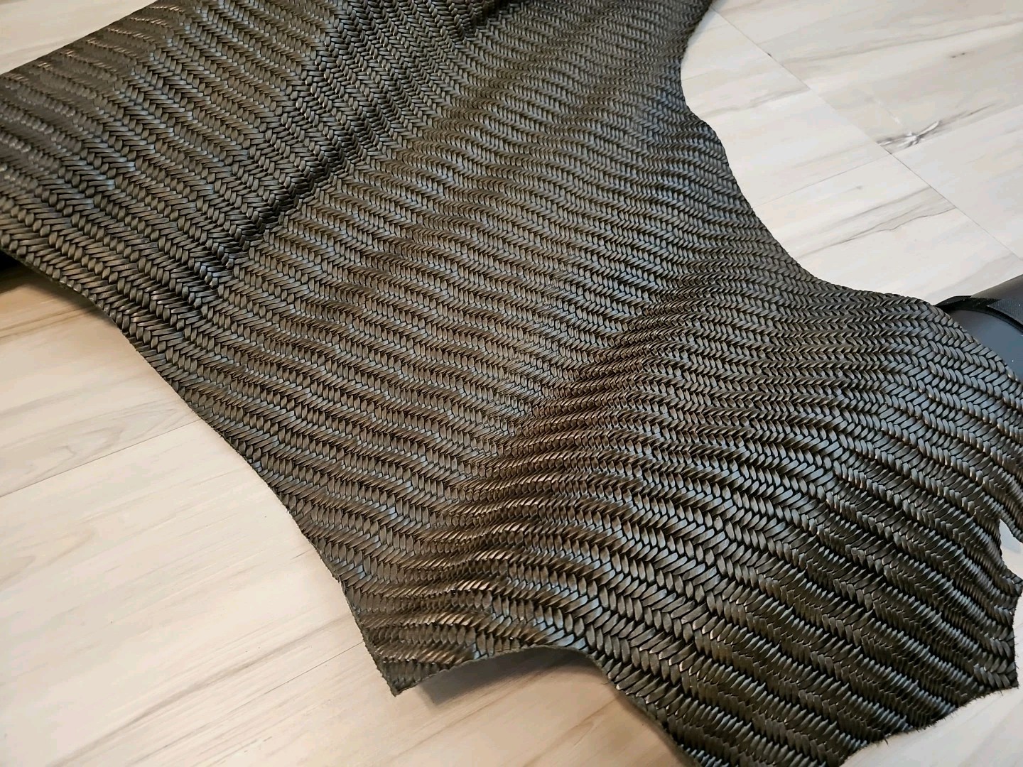 3-4oz OLIVE GREEN BASKET WOVEN EMBOSSED LEATHER HIDE SIDE SHEET,PANEL MEDIUM