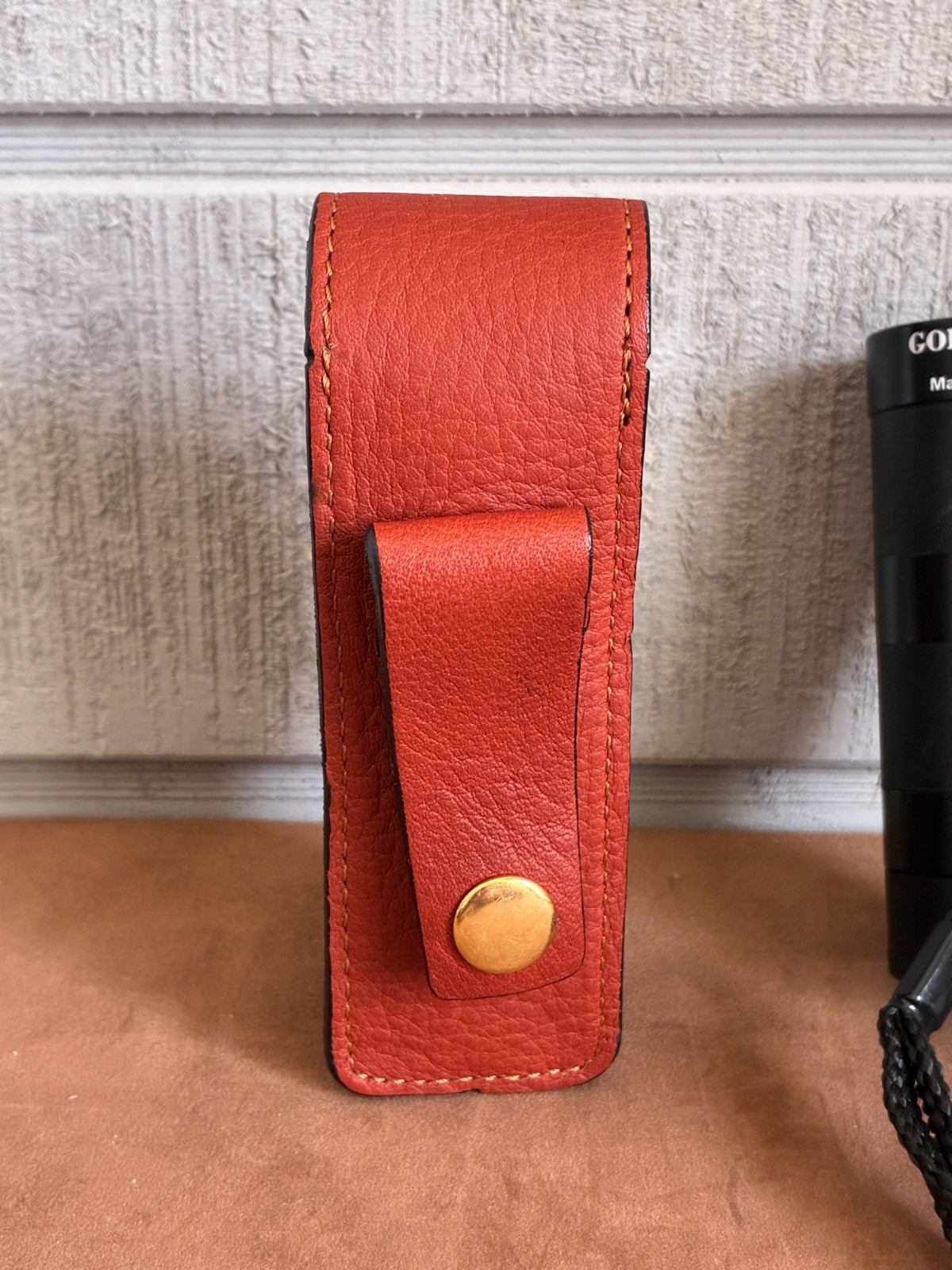 BROOKSTONE Black Golf Scope 5 x 20 mm w/Strap & Leather Carrying Case