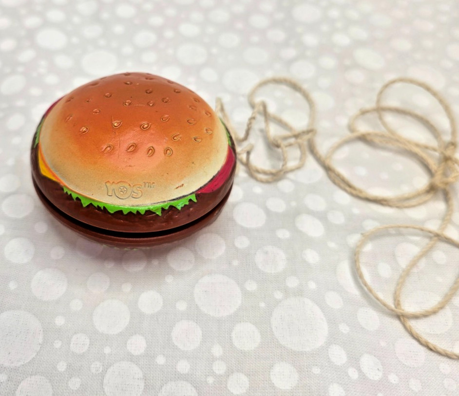 Vintage 1980s Burger Cheeseburger The radical Yo-Yo Gunther Spectra star. YOS