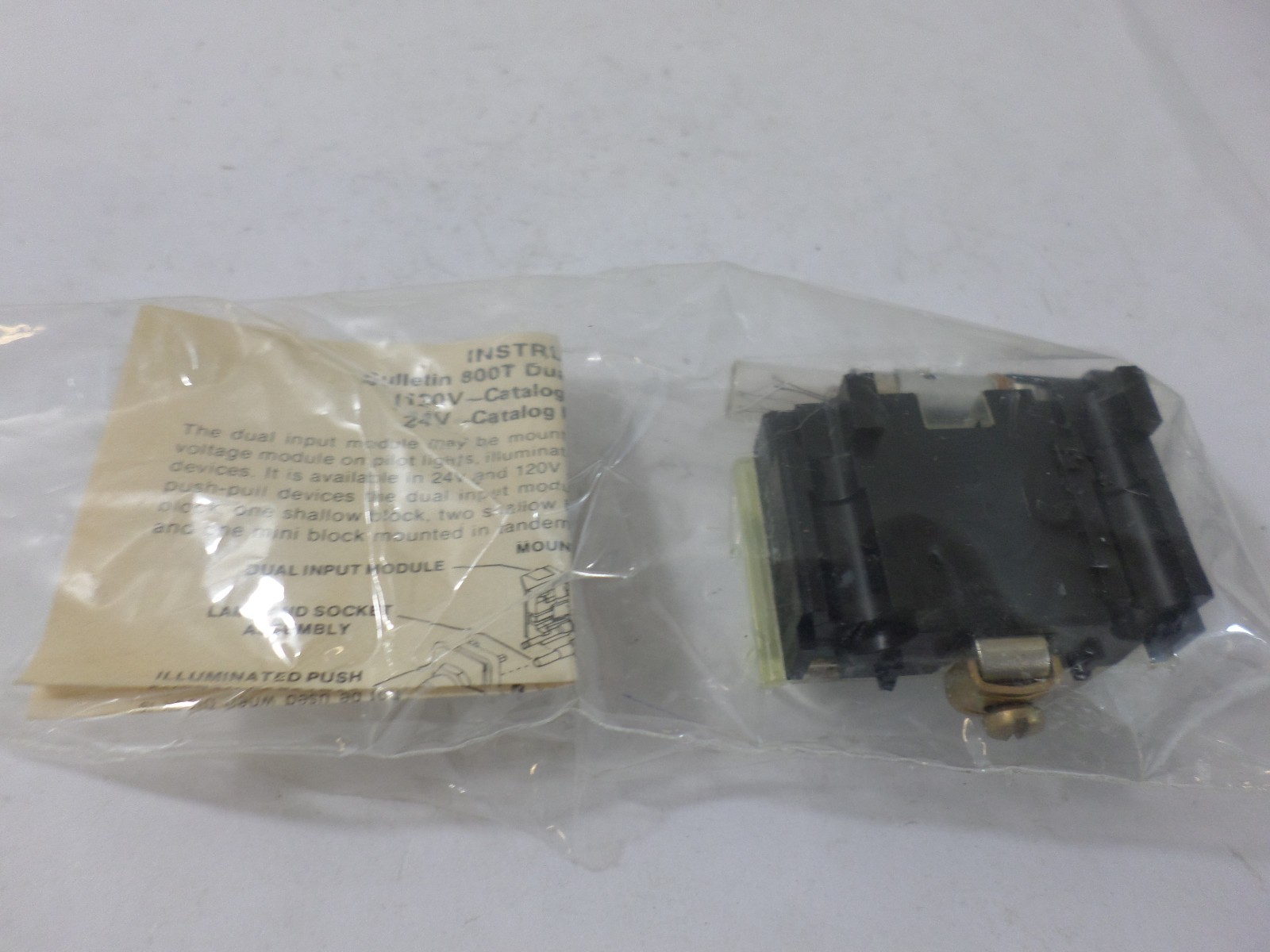 New Surplus Allen Bradley 800T-N290 Ser A Dual Input Module