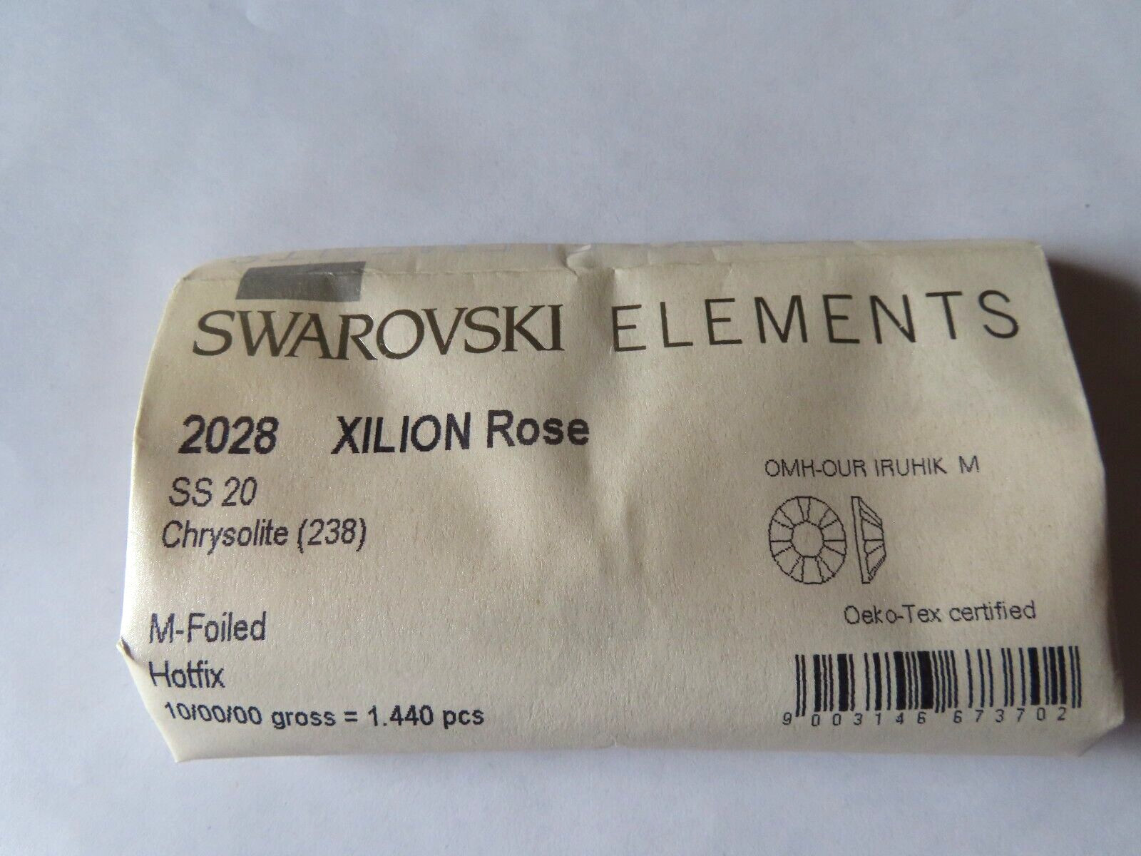 72 Swarovski Hot fix Flatbacks 20ss Chrysolite. #2028