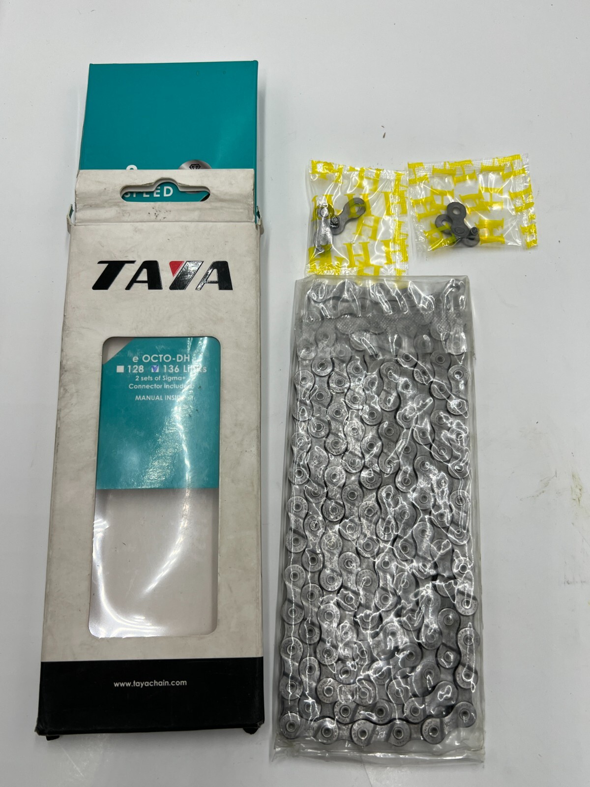 Taya Chain OCTO-DH 136 Links 8V For Electric Bike, Silver