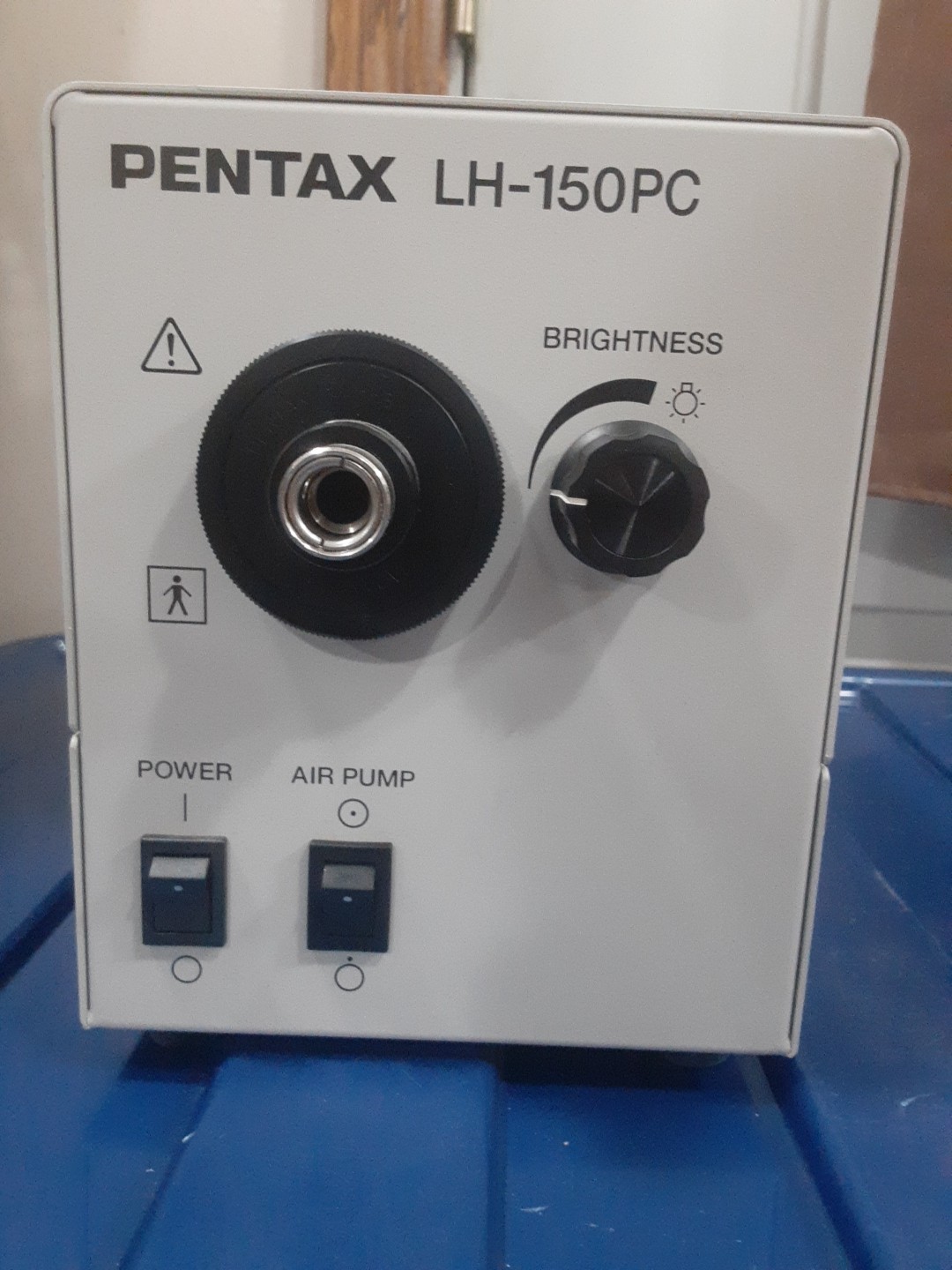 Pentax LH-150PC Medical Light Source w/ Air Pump 120V 150W Halogen