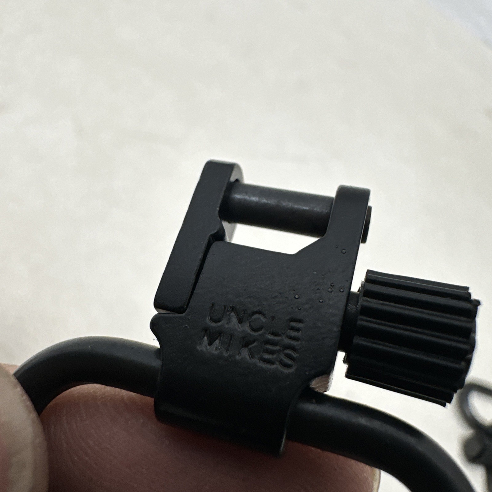 UNCLE MIKE'S QD Quick Detachable Locking Super Swivels 1" Split Band UNC15952