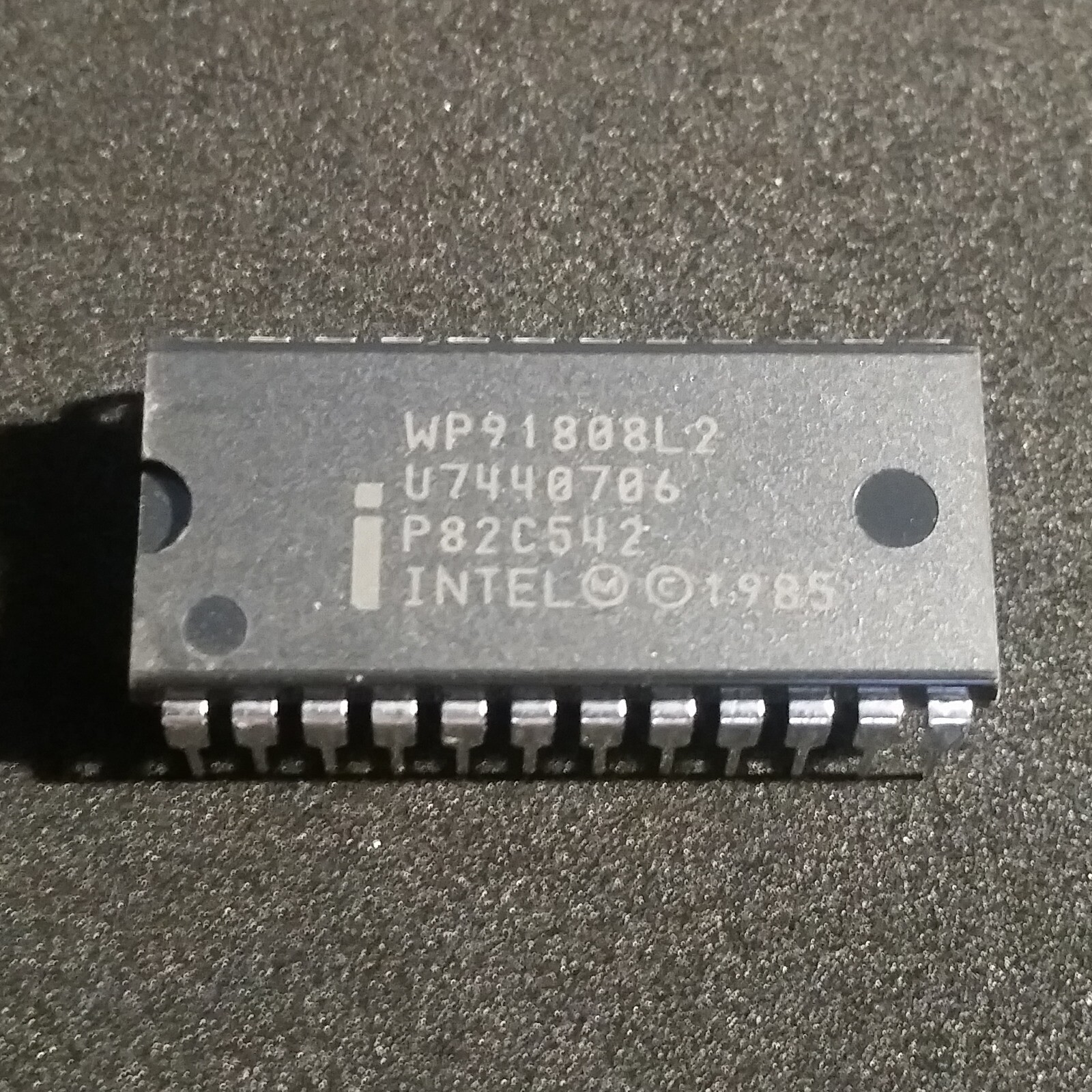Intel P82C542 CMOS Programmable Timer, 10 MHZ, CMOS, DIP24 8254 P8254