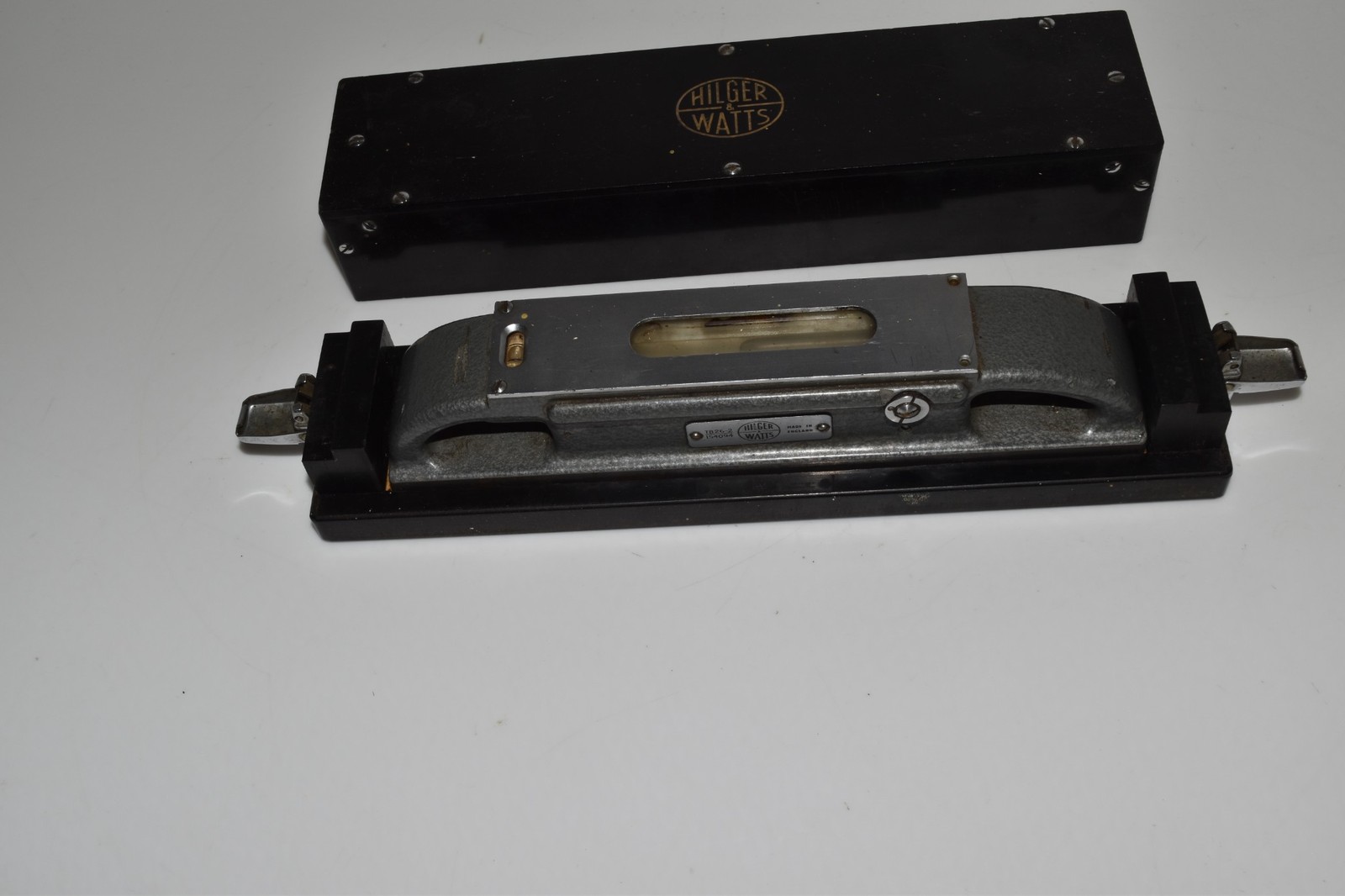 *JM* HILGER & WATTS TB26-2 8" PRECISION BLOCK LEVEL (WUR84)