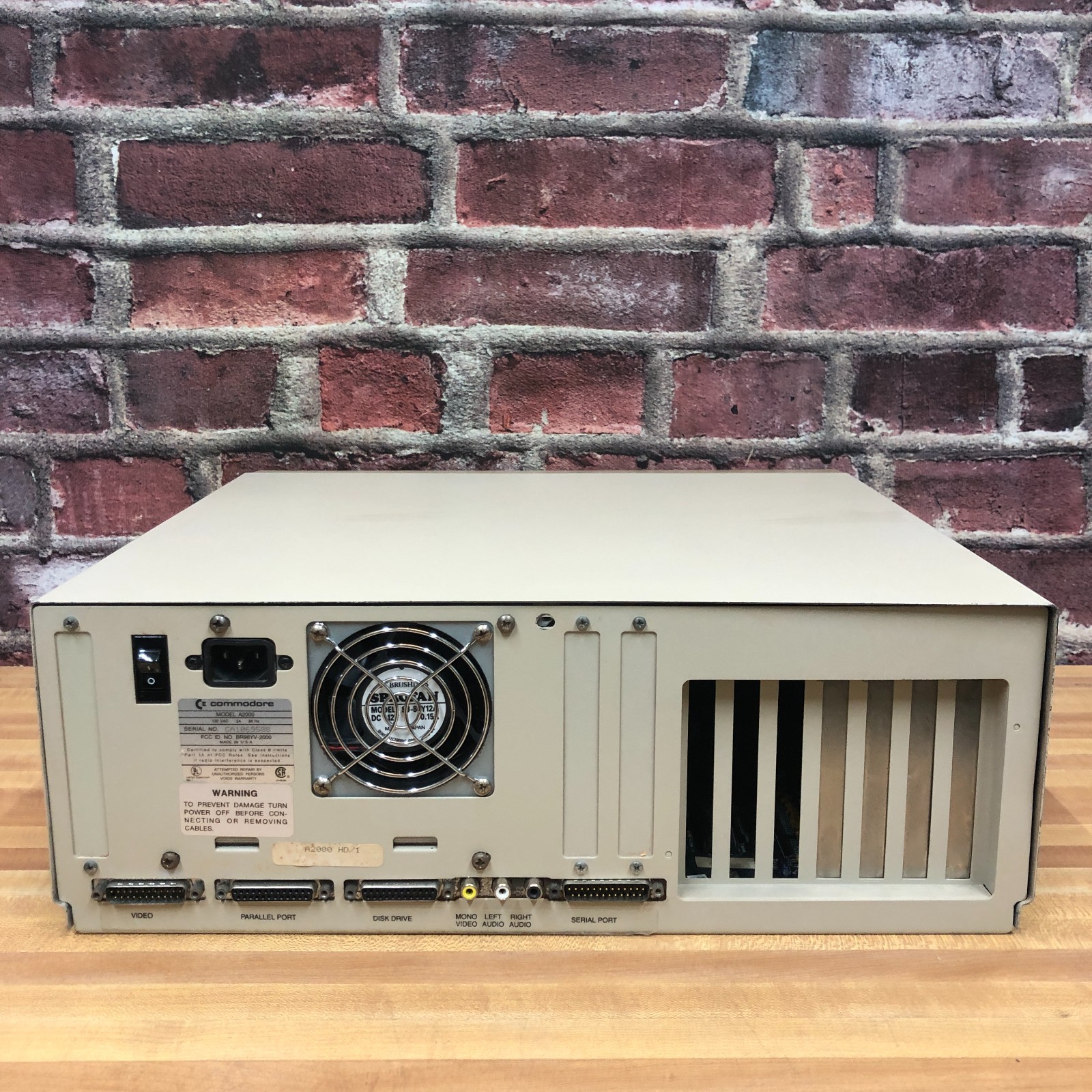 Vintage Commodore Amiga A2000HD Computer (WORKS)