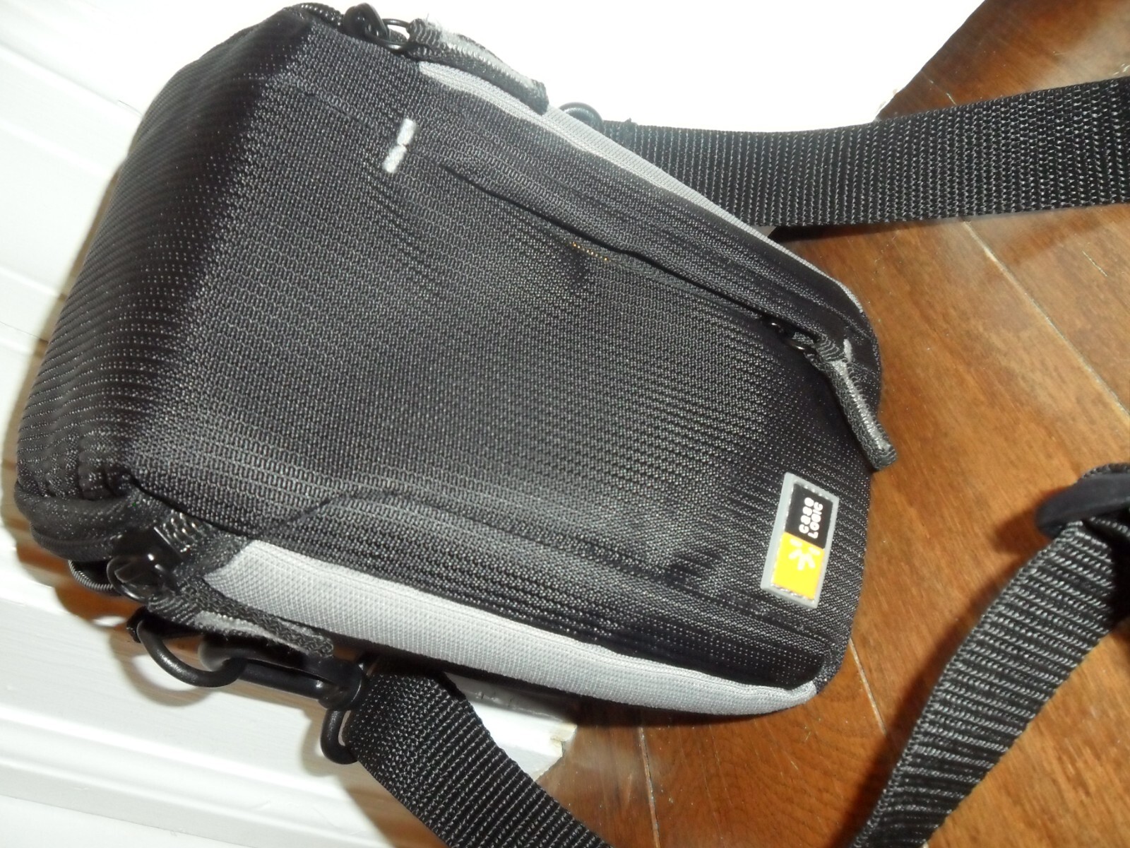 JVC Everio GZ-E10AU Full HD- 40x Optical Zoom- Image Stabilization