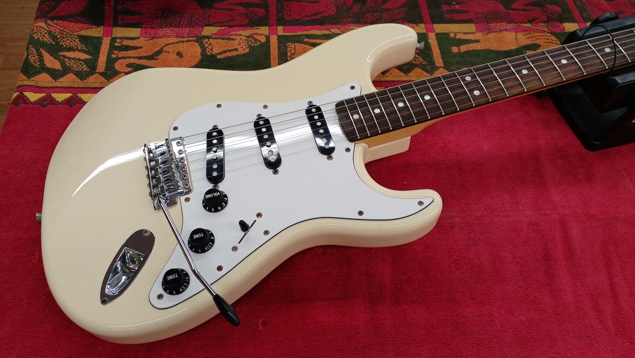 FENDER JAPAN / ST72-US OWH (NO250715)