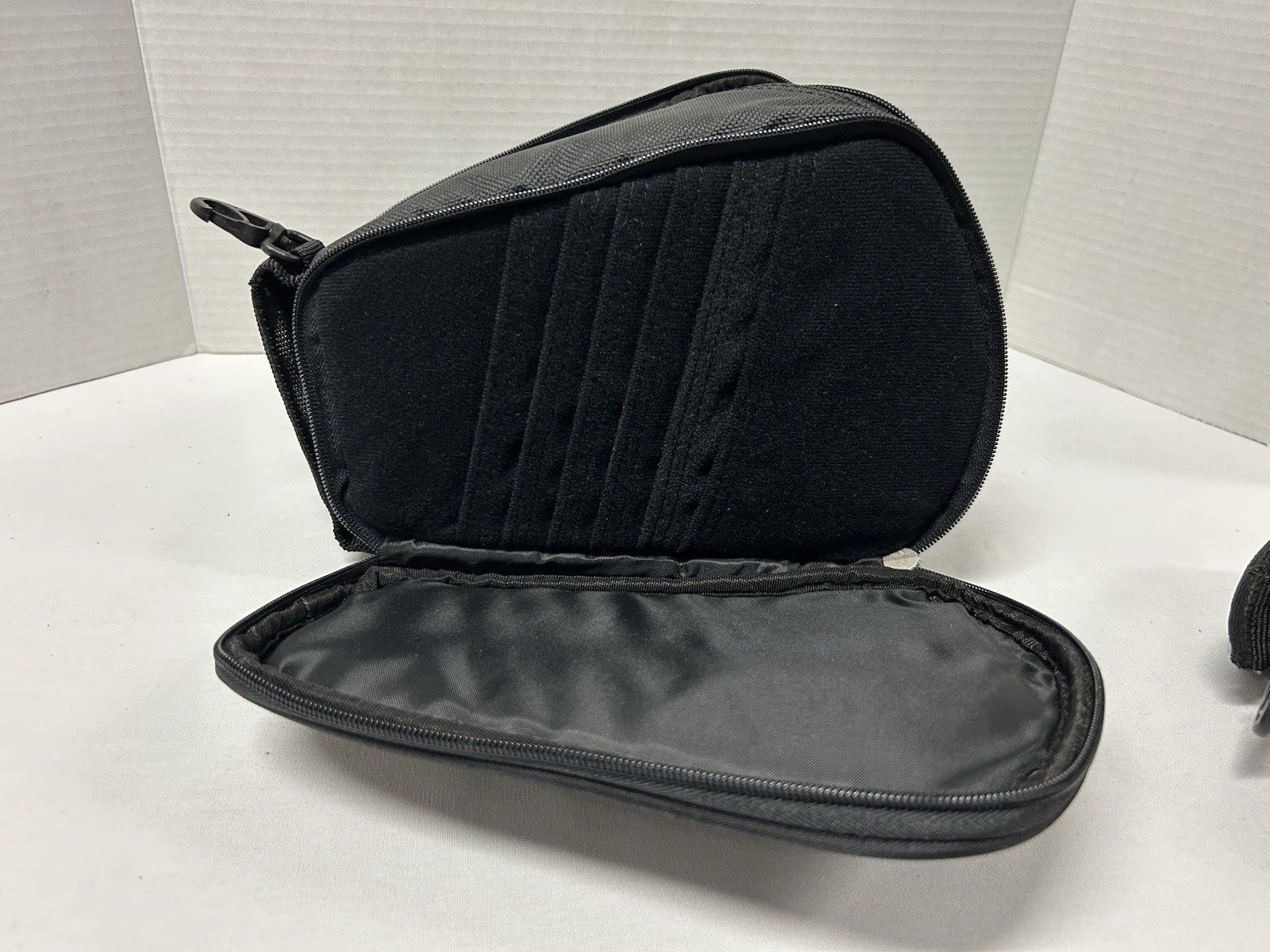 Original Microsoft Xbox Live Black Zipper Game & Accessory Carry Case Bag