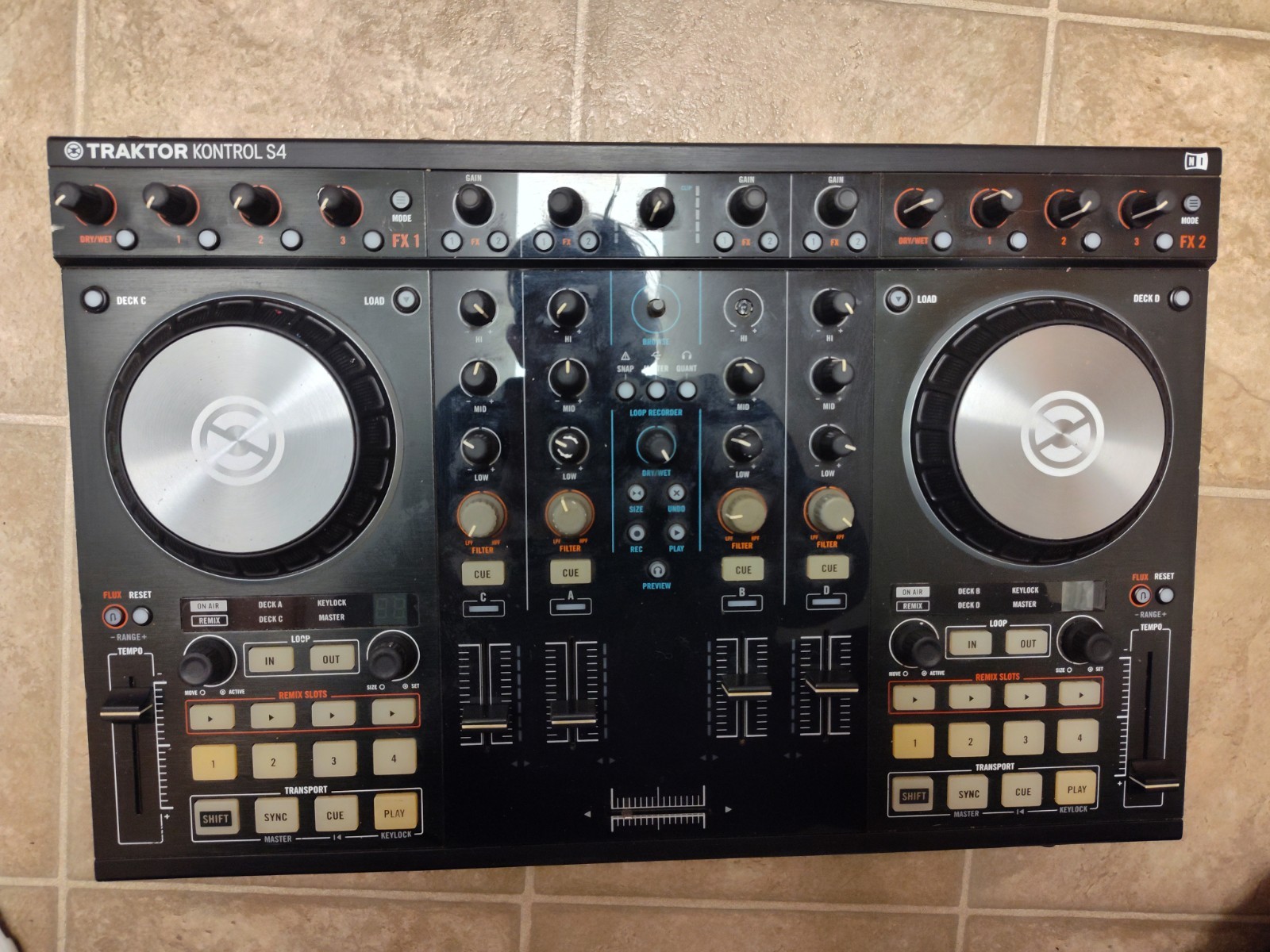 Native Instruments Traktor Kontrol S4 MK2 DJ Controller 4-Channel